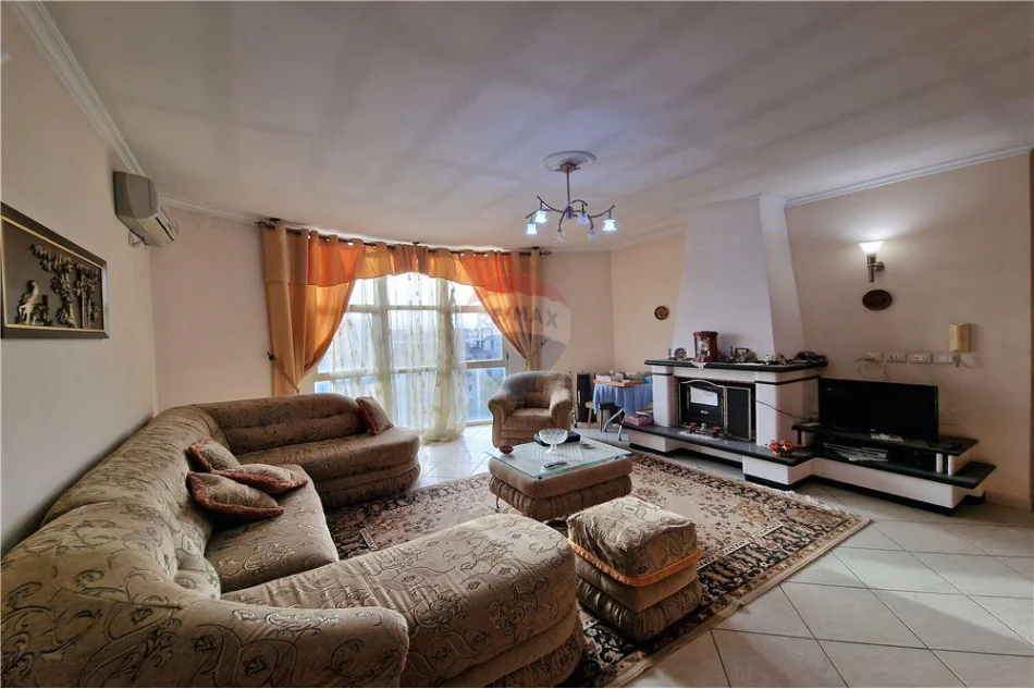 Vlore, shitet apartament+verande | Penthouse 3+1+Ballkon Kati 10, 328 m² 255.000 € (Blv.Ismail Qmali, Vlore)