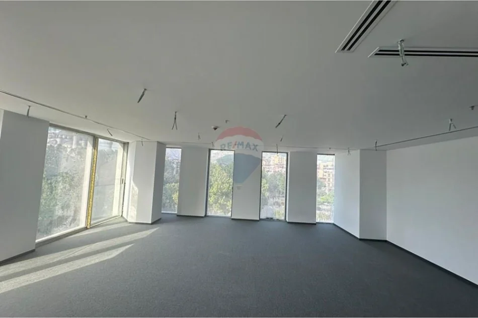 Tirane, jepet me qera ambjent biznesi Kati 3, 119 m² 3.340 € 