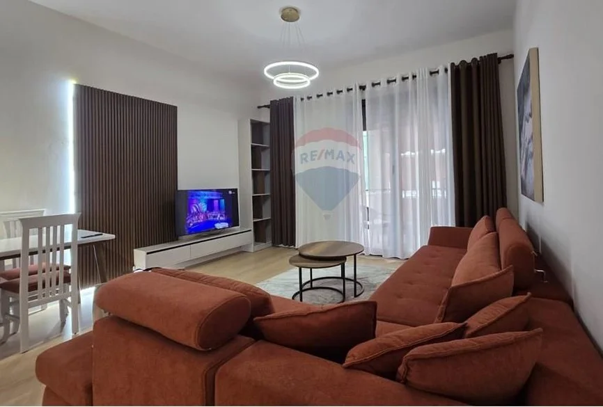 Tirane, jepet me qera apartament 1+1 , 75 m² 800 € (Deliorgji)