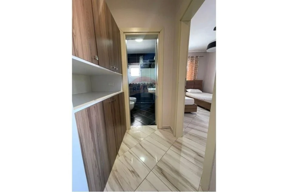 Tirane, jepet me qera apartament 2+1+Ballkon , 95 m² 750 € (Myslym Shyri)