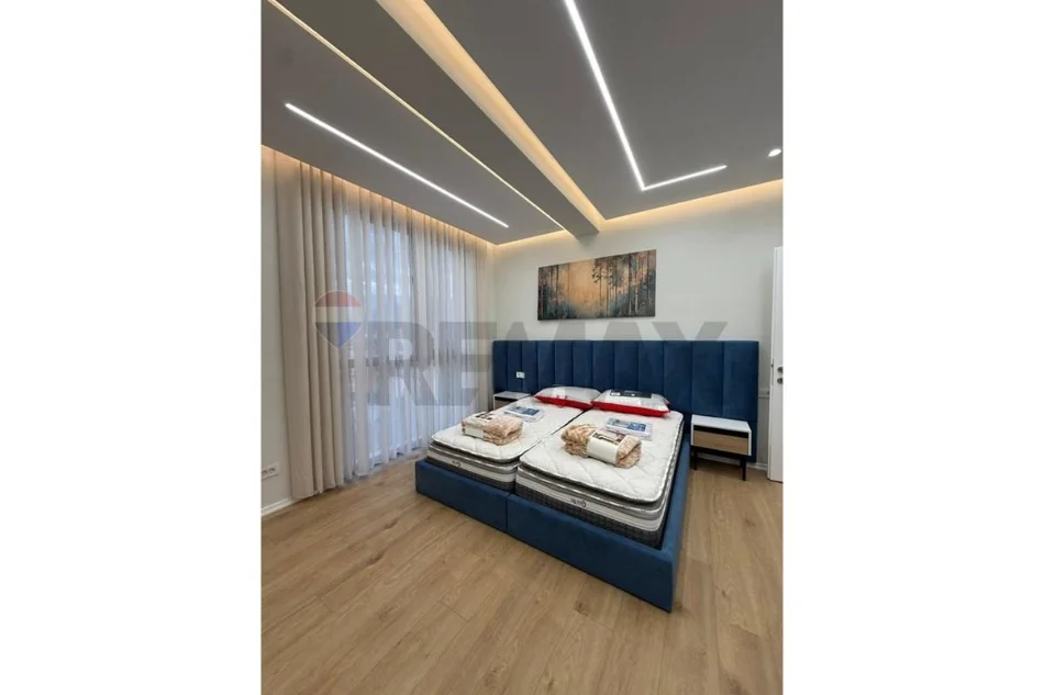 Jepet me qera apartament , 105 m² 1.300 €