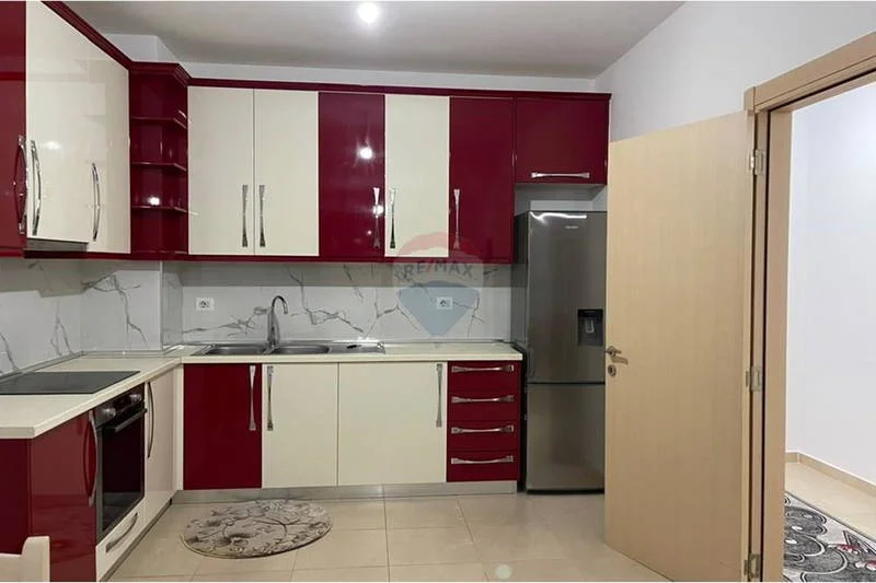 Tirane, shitet apartament , 140 m² 246.001 € 
