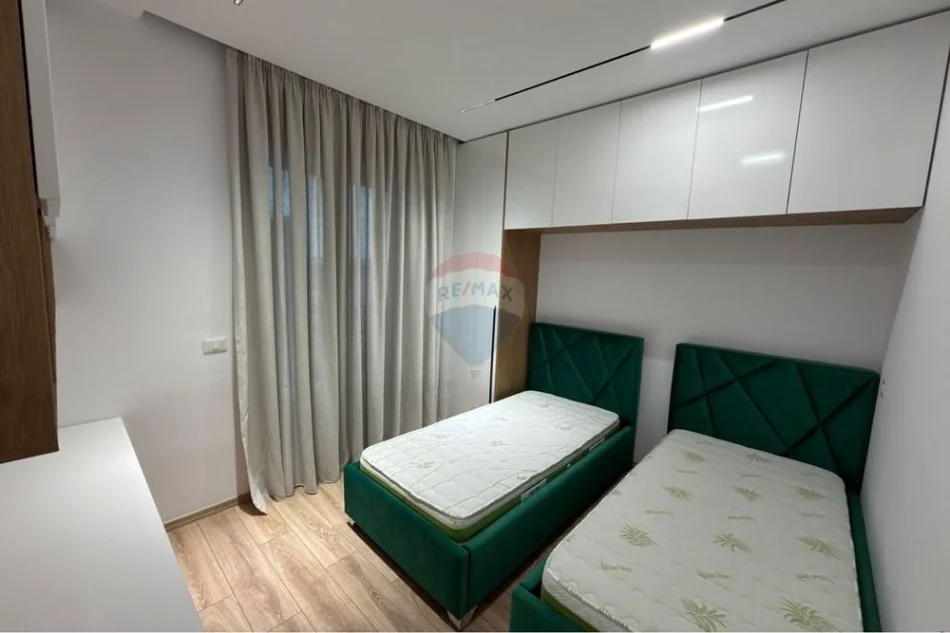 Tirane, jepet me qera apartament 2+1 Kati 7, 1.000 € 