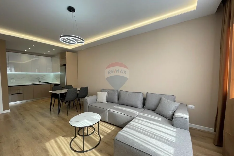 Tirane, jepet me qera apartament , 61 m² 680 € 