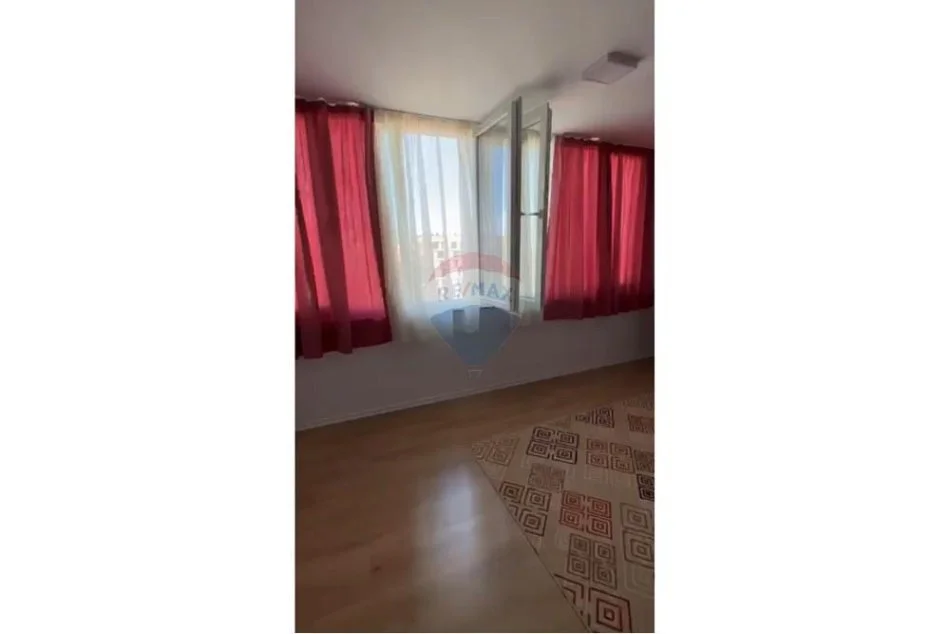 Tirane, jepet me qera 2+1+Ballkon , 