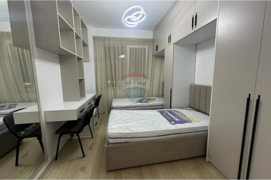 Tirane, jepet me qera apartament 2+1+Ballkon Kati 3, 100 m² 1.200 € 