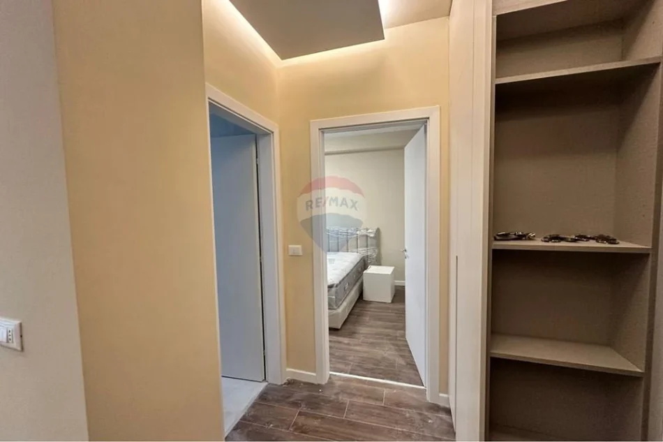 Tirane, jepet me qera apartament 1+1 Kati 2, 77 m² 500 € (Aura Residence)