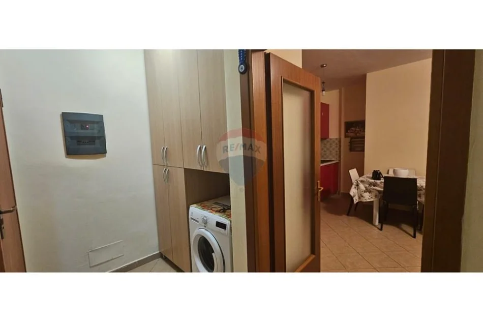 Tirane, jepet me qera apartament , 65 m² 700 € 