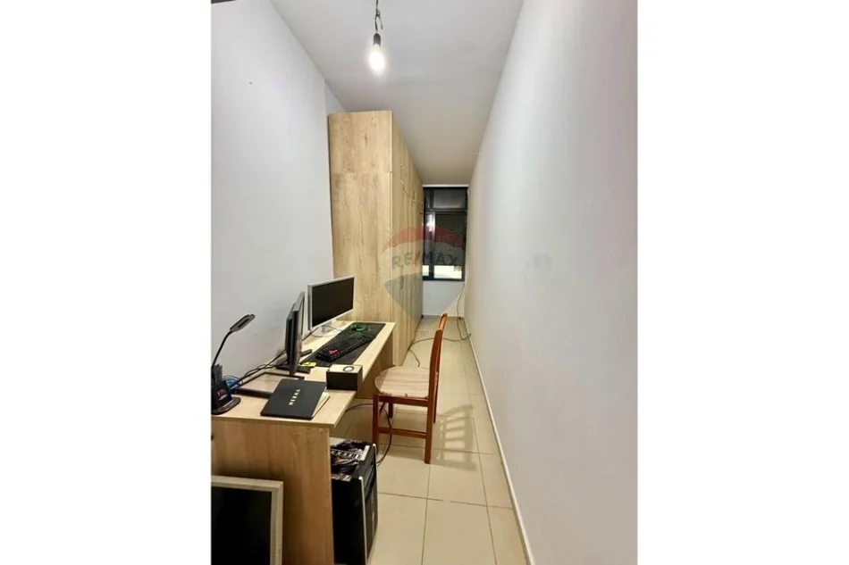 Tirane, jepet me qera apartament 1+1+Ballkon Kati 2, 70 m² 420 € 