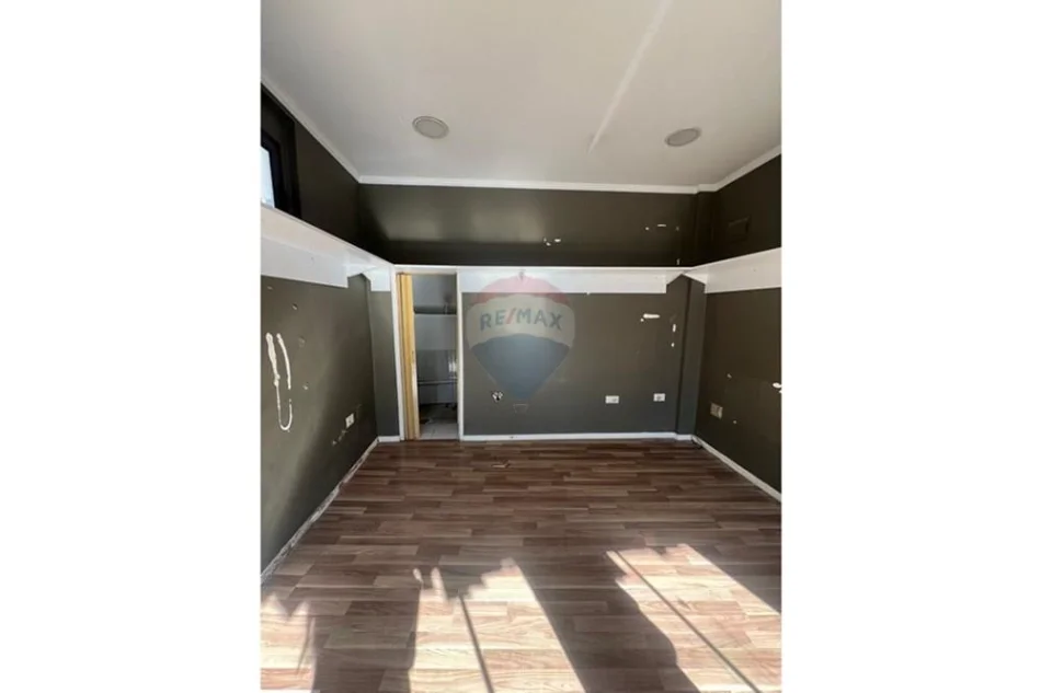 Tirane, jepet me qera ambjent biznesi Kati 0, 15 m² 270 € 