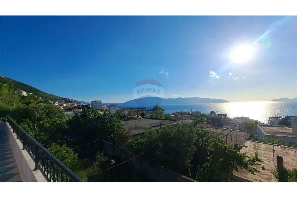 Vlore - Lungomare, shitet Vile Vile 2 Katshe Kati 2, 438 m² (Rruga Dhimitër Konomi, Vlore)
