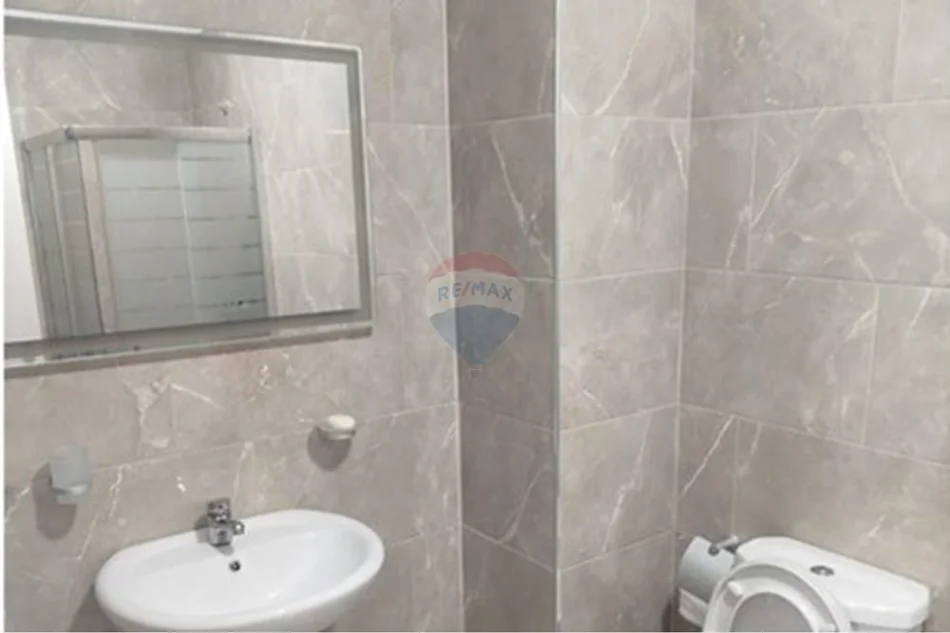 Tirane, jap me qera apartament 2+1+Ballkon Kati 5, 530 € 