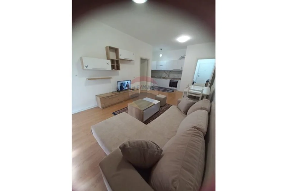 Tirane, jepet me qera apartament 1+1 Kati 2, 500 € 