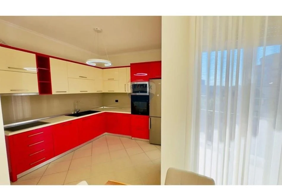 Tirane, jepet me qera apartament 2+1+Aneks Kati 4, 120 m² 1.100 € 