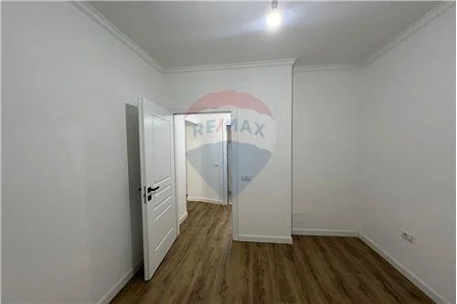 Tirane, shitet 1+1, Kati 2, 47 m² 115,000 € (Rruga e Kavajes - 21 Dhjetori, Albania)
