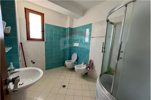 Radhime - Orikum, shitet apartament+verande | Penthouse 3+1+Ballkon , 330 m² 220.000 € (Orikum)