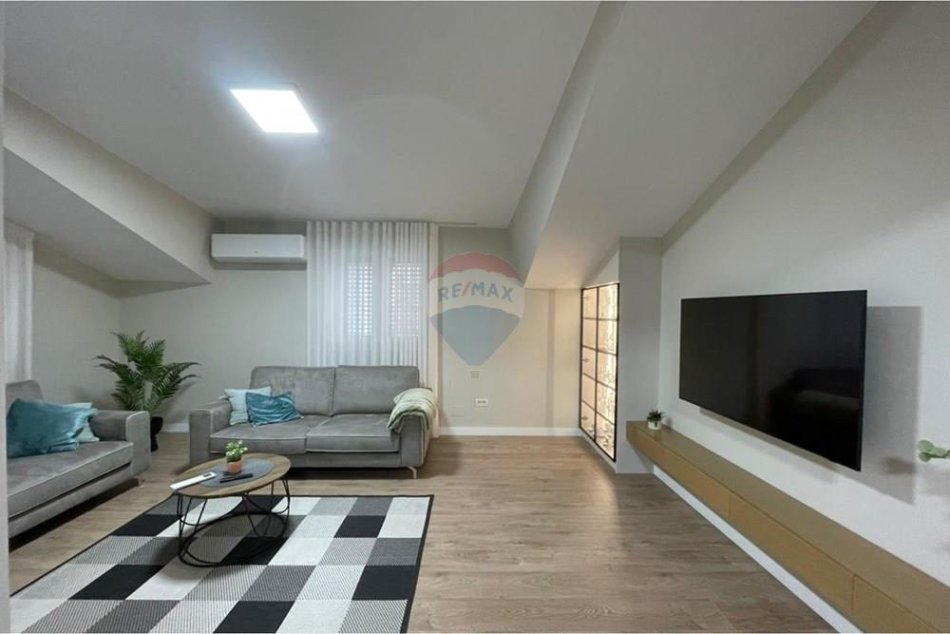 Tirane, jepet me qera apartament 2+1 Kati 2, 1.140 € 