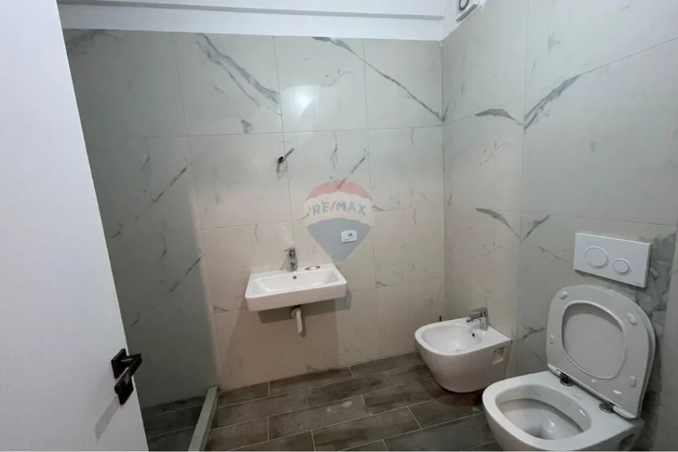 Tirane, shitet apartament , 118 m² 212.001 € 