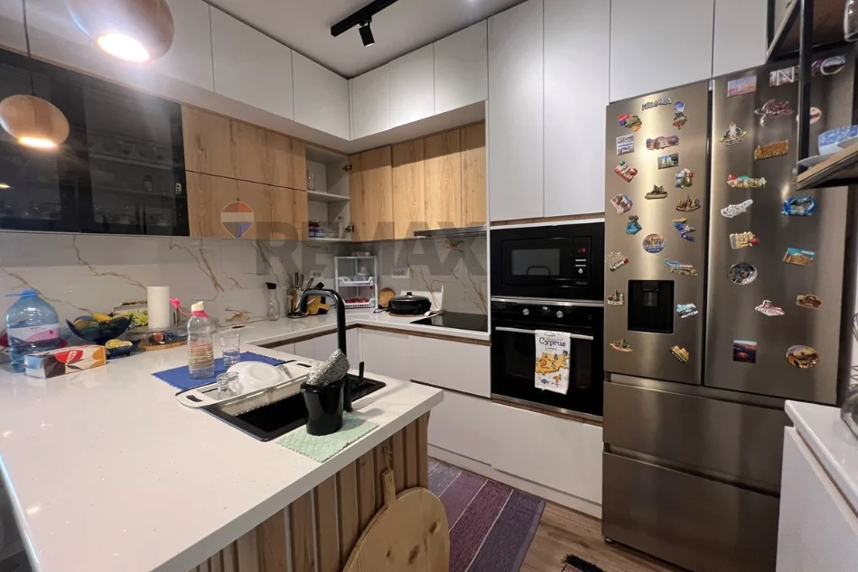 Vlore, shitet apartament 2+1+Ballkon Kati 8, 67 m² 124.500 € (Rruga Sadik Zotaj, Vlore)