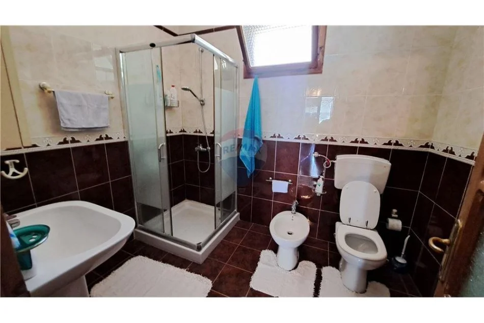 Vlore, shitet Vile 2 Katshe Kati 2, 500 m² 300.000 € (Kanine, Vlore)