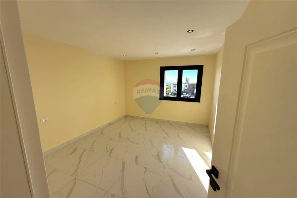Vlore, shitet apartament 1+1+Ballkon Kati 4, 60 m² 48.000 € (Novosele, Vlore)