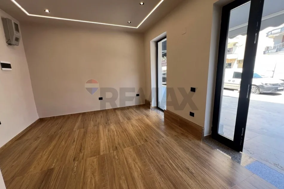 Vlore, jepet me qera dyqan Kati 0, 20 m² 350 € (Rruga Riza Salati, Vlore)