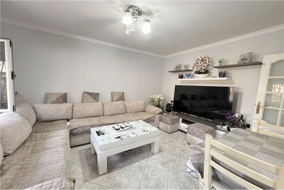 Vlore, shitet apartament 1+1 Kati 3, 58 m² 85.000 € (Qendër Qyteti, Albano &amp; Romina, Vlorë)
