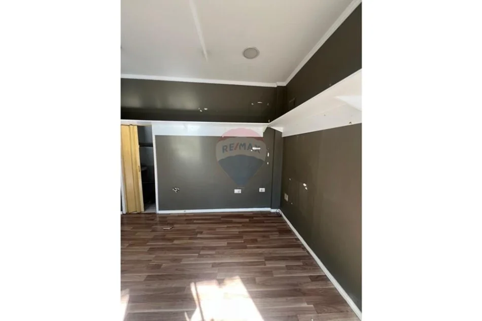 Tirane, jepet me qera ambjent biznesi Kati 0, 15 m² 270 € 