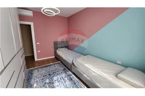 Tirane, jepet me qera 2+1+Ballkon Kati 6, 110 m² 1.500 € (Rruga e Kosovareve)
