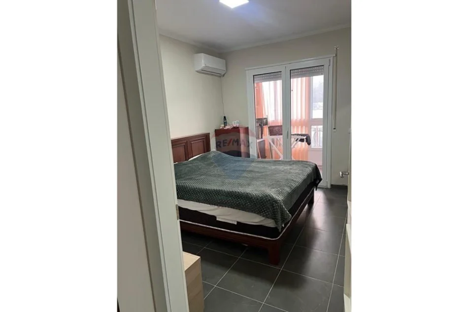 Vlore, jepet me qera apartament 2+1 Kati 3, 100 m² 450 € (Rruga pelivan leskaj, Vlore)