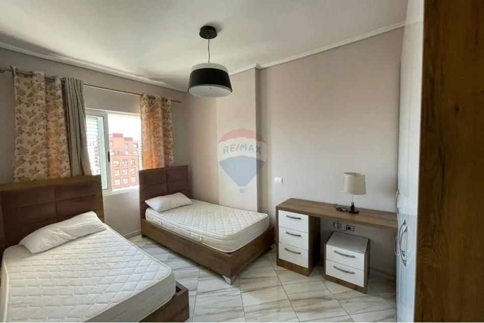 Tirane, jepet me qera apartament 2+1+Ballkon , 95 m² 750 € (Myslym Shyri)