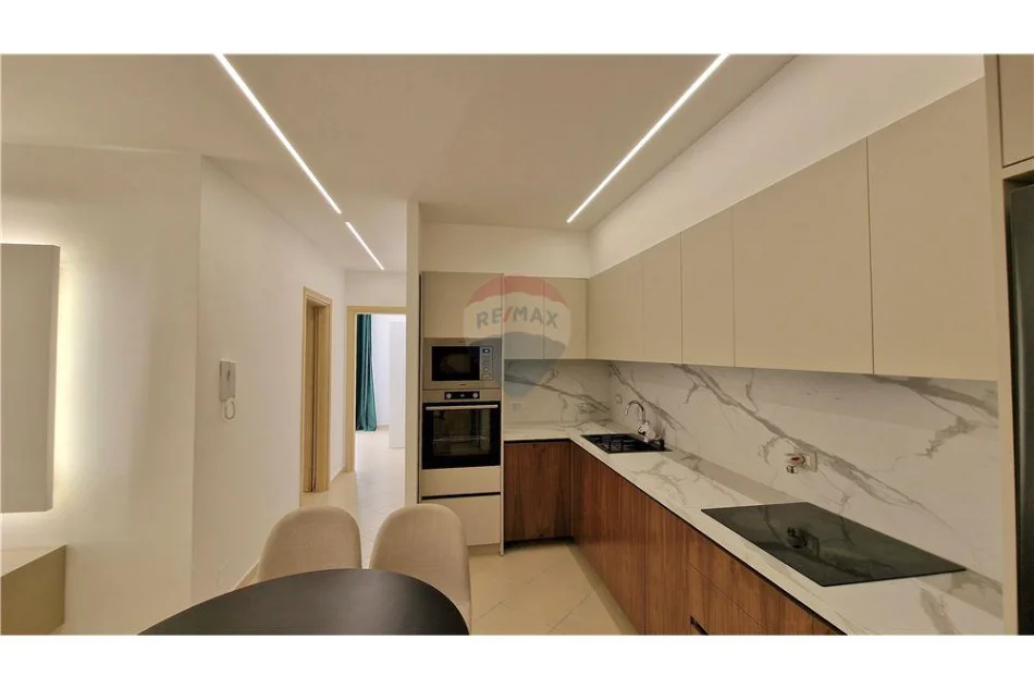 Vlore - Lungomare, shitet apartament 2+1 Kati 2, 79 m² 130.000 € (Rruga Dhimiter Konomi, Vlore)