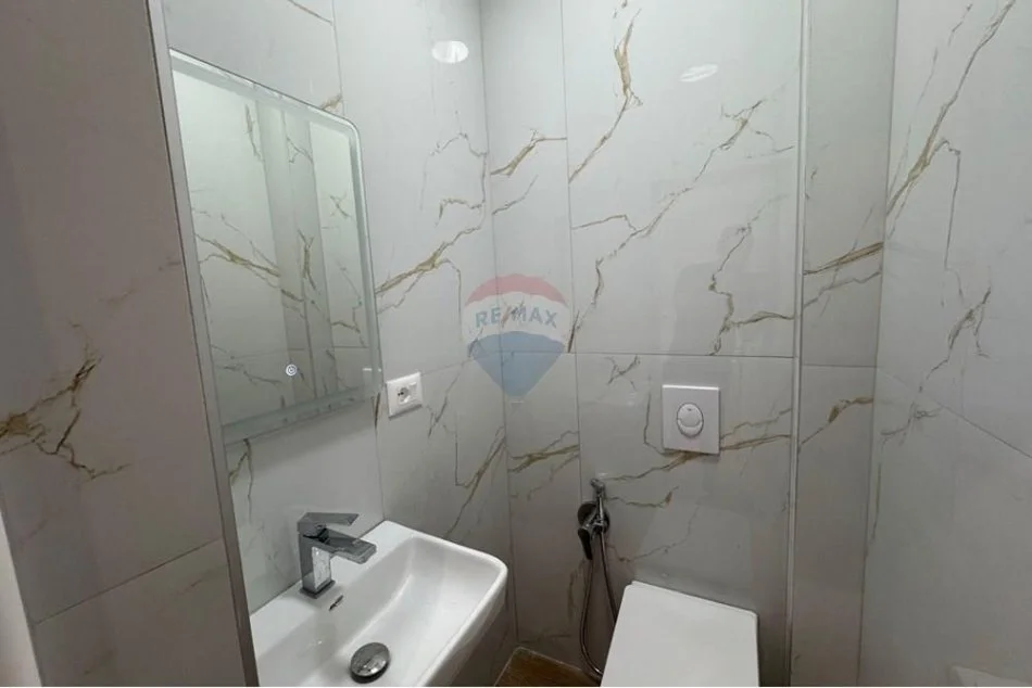 Tirane, jepet me qera apartament 2+1+Ballkon , 68 m² 650 € (Myslym Shyri)