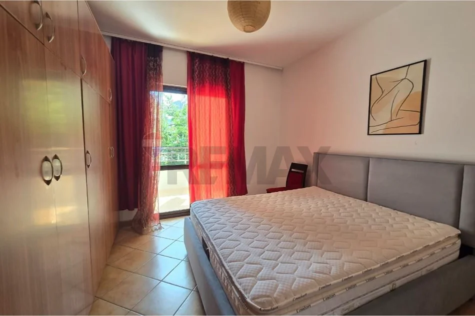 Tirane, jepet me qera apartament 1+1 Kati 3, 67 m² 