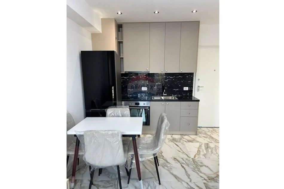 Tirane, jepet me qera apartament 1+1+Ballkon , 900 € 