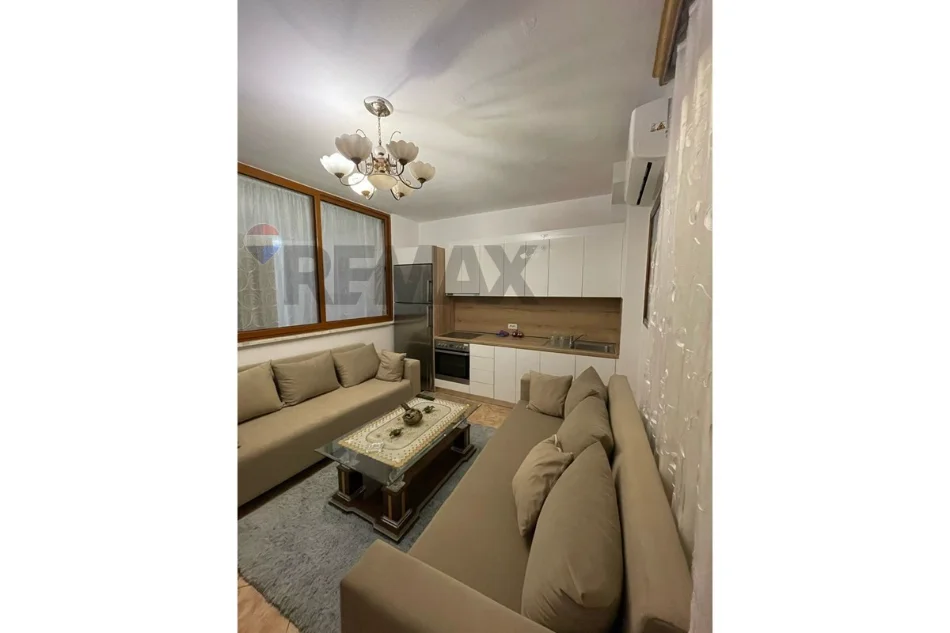 Tirane, jepet me qera apartament , 70 m² 550 € 