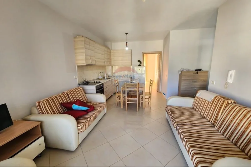 Tirane, jepet me qera apartament 1+1+Ballkon Kati 3, 65 m² 400 € (Kopshti Zoologjik)