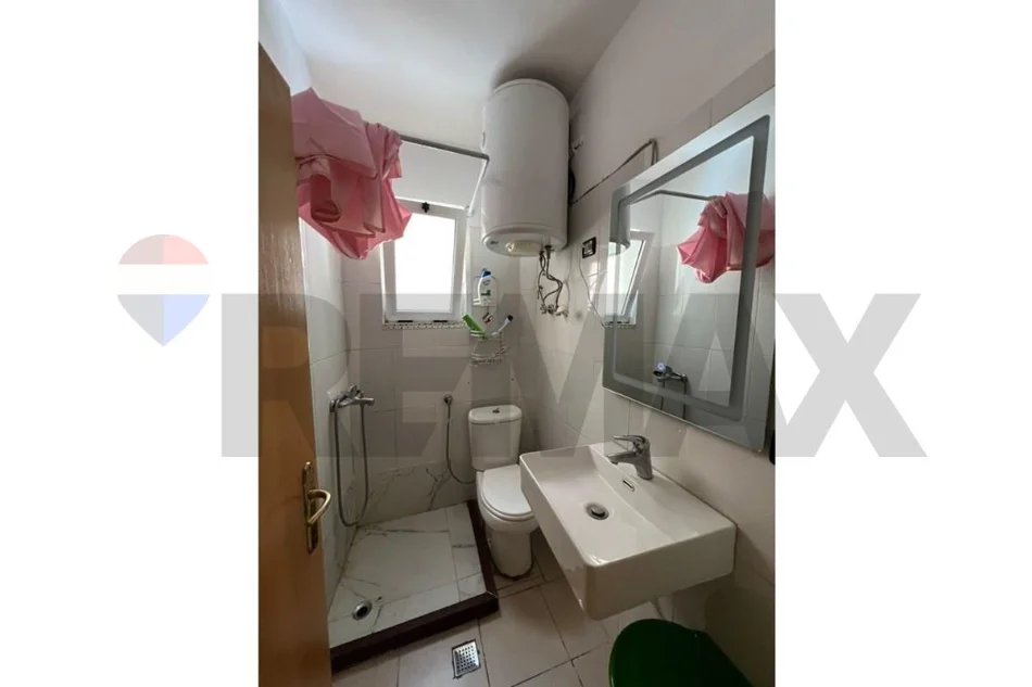 Tirane, jepet me qera apartament 1+1 , 100 m² 599 €