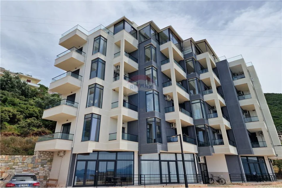 Vlore - Lungomare, shitet apartament 1+1 Kati 3, 60 m² (Rruga Dhimitër Konomi, Vlore)