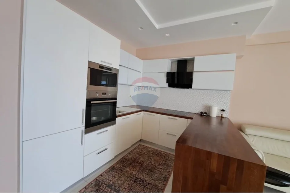 Vlore - Lungomare, shitet apartament 2+1 Kati 9, 96 m² 260.000 € (Lungomare, Vlorë)