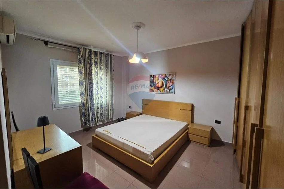 Tirane, jepet me qera apartament 1+1 Kati 2, 90 m² 650 € (Brryli, Tiranë)
