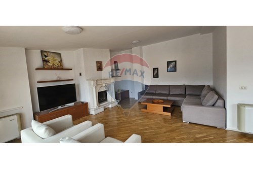 Tirane, jepet me qera apartament 2+1+Aneks+Ballkon Kati 9, 168 m² 800 € (Liqeni i Thate)