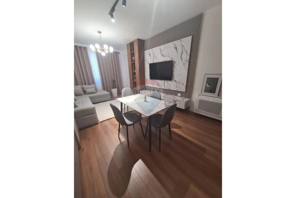Shqiperi, jepet me qera apartament 1+1 , 63 m² 700 € (Rruga e Elbasanit)