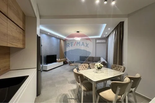 Tirane, jepet me qera 2+1 Kati 6, 98 m² 750 € (Rr. e Dibres)