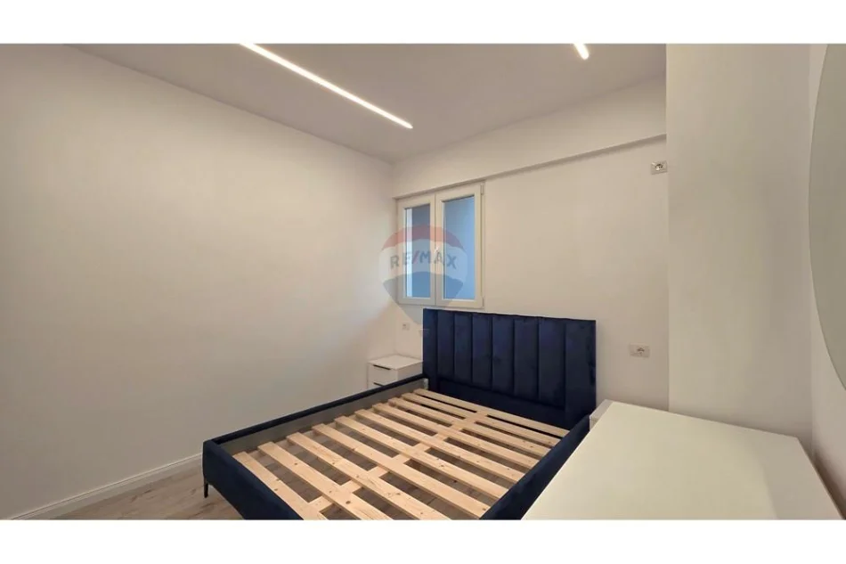 Vlore, shitet apartament 1+1 Kati 9, 78 m² 120.000 € (Rruga Dush Strati, pranë Zjarrfikëses)