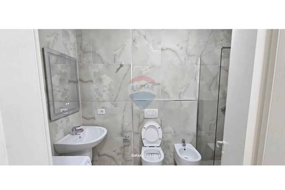 Tirane, jepet me qera apartament , 106 m² 730 € (Rr.Teodor Keko)