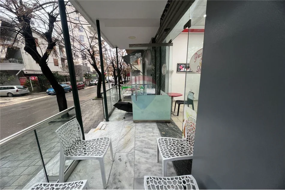 Vlore, shitet lokal Kati 1, 47 m² 80.750 € (sheshi Isa Boletini, Vlore)