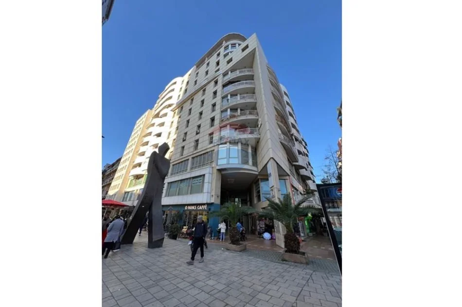Tirane, jepet me qera , 21 m² 650 € (Rruga Bardhok Biba, Tiranë)