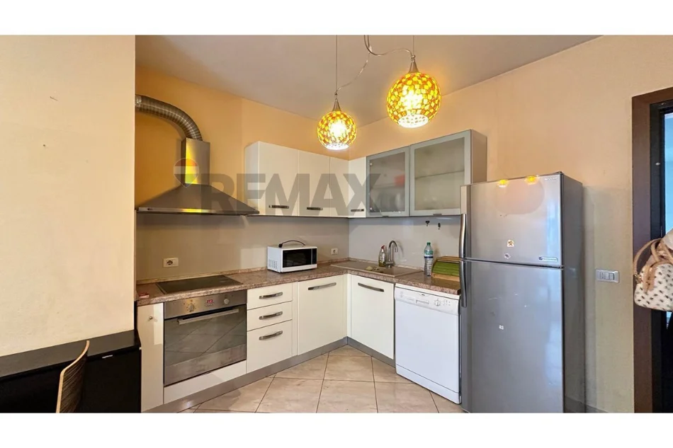 Tirane, jepet me qera apartament , 65 m² 650 € 