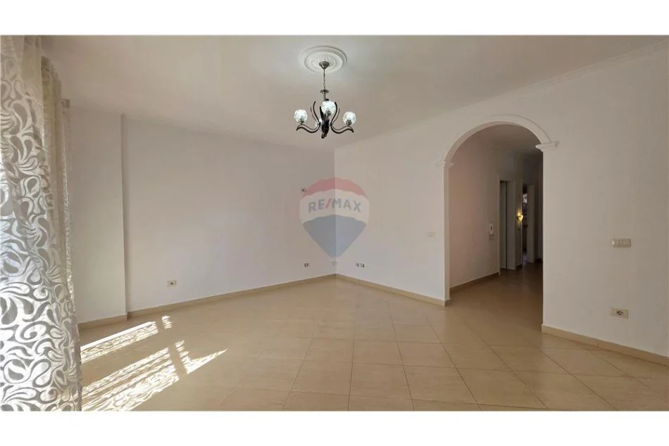 Vlore, shitet apartament 2+1 Kati 2, 102 m² 150.000 € (Rr.Cipajve, Vlore)